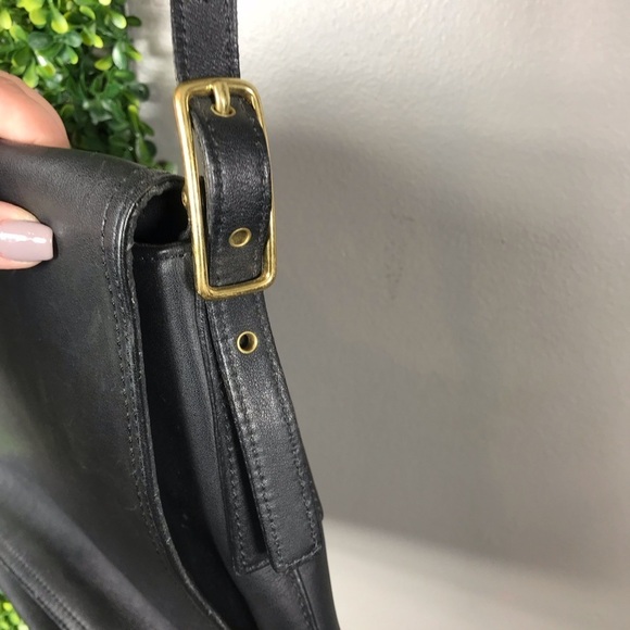 Vintage Coach Black Leather Bag - Picture 5 of 11